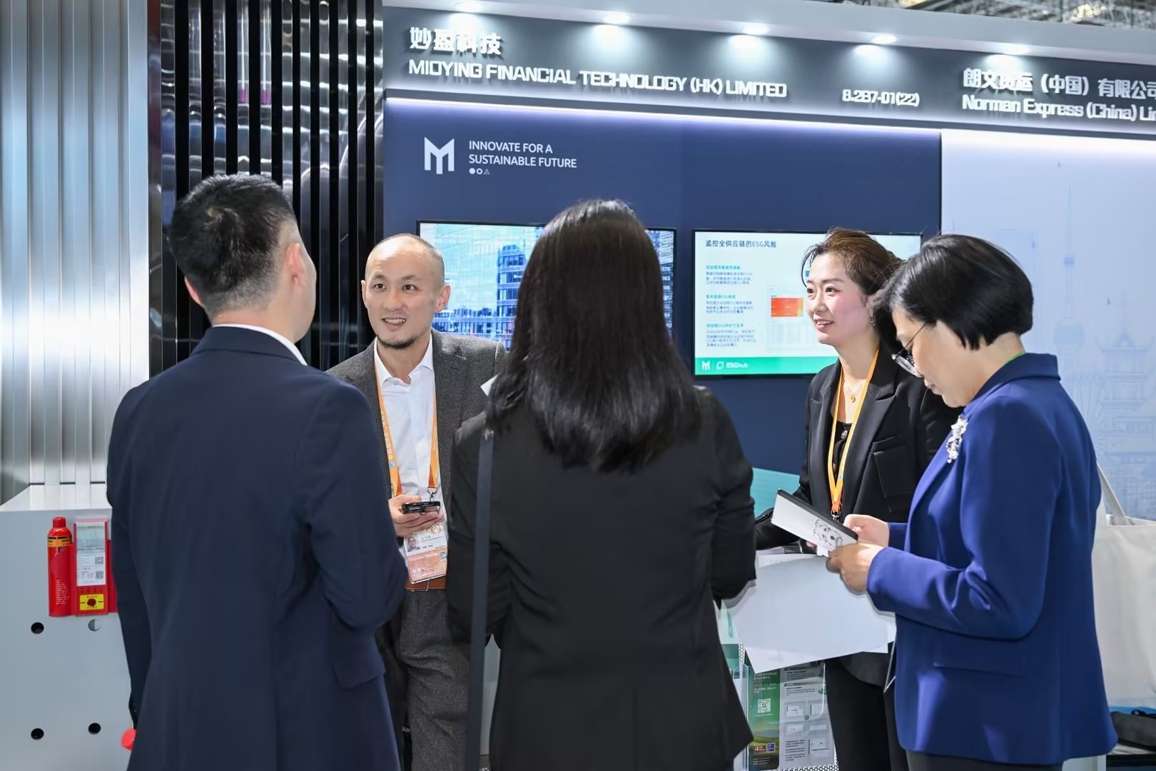 Booth2
